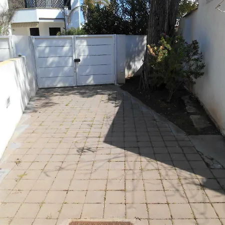 A 50 Metri Dal Mare Baia Casa vacanze *