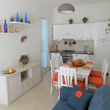 Brezza Di Mare A 50 Metri Dal Mare Di Baia Casa vacanze